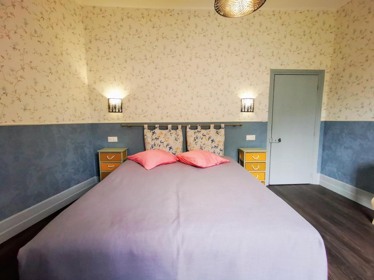 Le Coin Des Artistes Bed & Breakfast จีแวร์นี ห้อง รูปภาพ