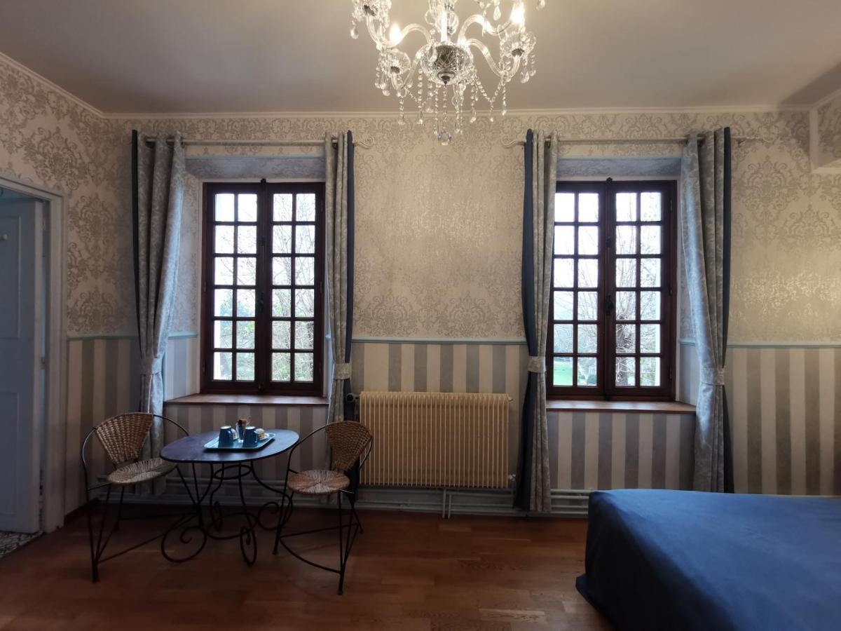 Le Coin Des Artistes Bed & Breakfast จีแวร์นี ภายนอก รูปภาพ