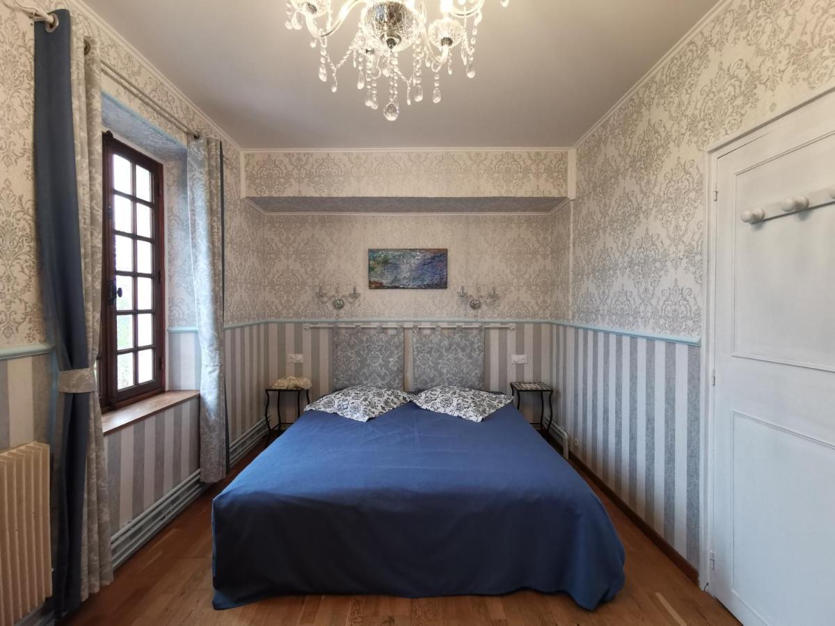 Le Coin Des Artistes Bed & Breakfast จีแวร์นี ภายนอก รูปภาพ