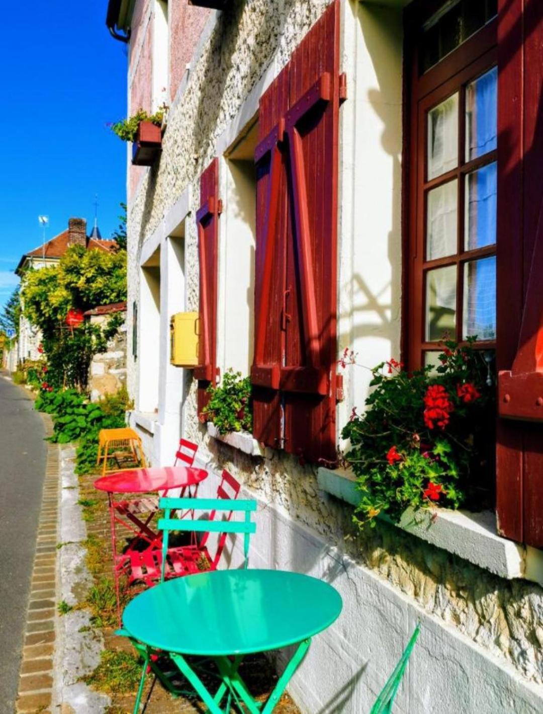 Le Coin Des Artistes Bed & Breakfast จีแวร์นี ภายนอก รูปภาพ